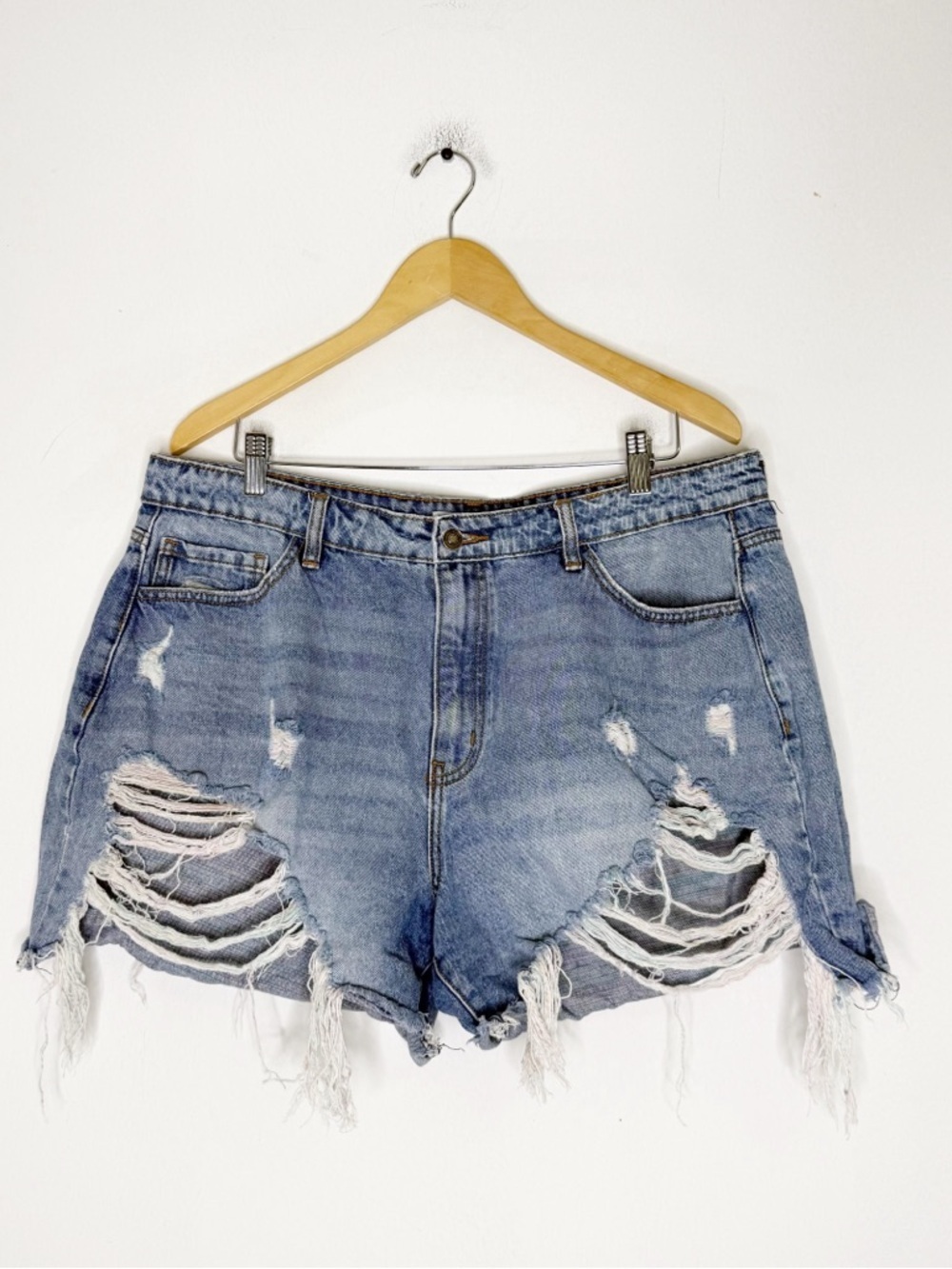 KanCan Distressed Denim Shorts High Rise Rainbow Frayed Raw Hem Size 14